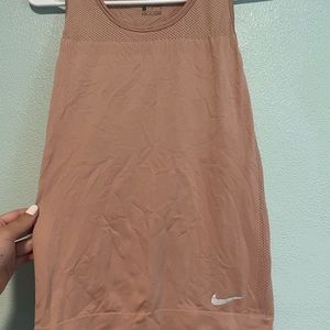Nike tank medium dri fit